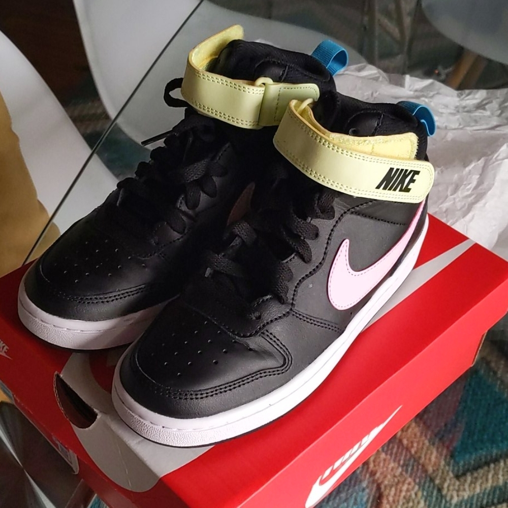 Nike girls size 4.5